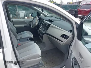 2011 Toyota Sienna LE AAS с VIN 5TDKK3DC5BS031348, выставлен на аукционе IAAI как лот 42376460 с пробегом 141 716 миль миль и . История ставок и продаж доступна на DreamBid. Изображение 5.