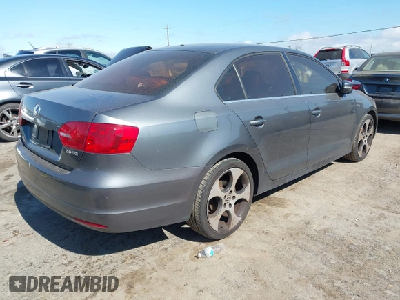 2013 Volkswagen Jetta SE with VIN 3VWDP7AJ2DM394520, listed as a IAAI auction lot 42777144 with 154,836 mi miles and . Bid and sale history available at DreamBid. Image 4.