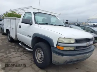 2001 Chevrolet Silverado 2500 z VIN 1GBGC24U71Z257494, wystawiony jako IAAI lot #42214754 z przebiegiem 349 247 mil mil oraz . Historia ofert i sprzedaży dostępna na DreamBid. Obrazek 1.