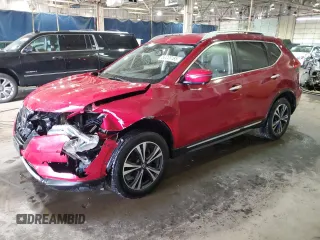 2017 Nissan Rogue SV z VIN JN8AT2MV5HW280752, wystawiony jako Copart lot #52228185 z przebiegiem 102 067 mil mil oraz Czysty tytuł • Clean title. Historia ofert i sprzedaży dostępna na DreamBid. Obrazek 1.