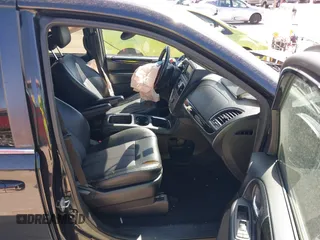 2014 Chrysler Town & Country S with VIN 2C4RC1HG1ER304229, listed as a IAAI auction lot 41807902 with 139,266 mi miles. Bid and sale history available at carsss.com. Image 5.