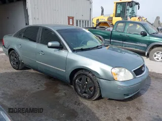 2006 Ford Five Hundred SE with VIN 1FAFP23186G143001, listed as a IAAI auction lot 40640229 with 230,537 mi miles. Bid and sale history available at carsss.com. Image 1.
