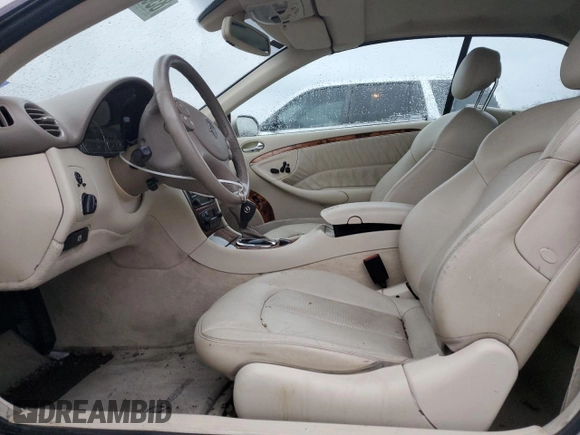 2004 Mercedes-Benz CLK 320 z VIN WDBTK65G24T009947, wystawiony jako Copart lot #85880954 z przebiegiem 64 922 mil mil oraz Tytuł czysty. Historia ofert i sprzedaży dostępna na DreamBid. Obrazek 7.