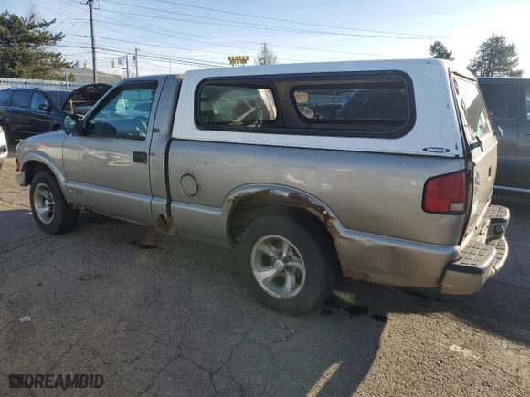 2000 Chevrolet S-10 LS with VIN 1GCCS1444YK108860, listed as a Copart auction lot 85154724 with 378,810 mi miles and Clean Title. Bid and sale history available at carsss.com. Image 2.