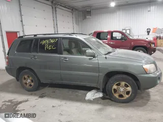 2005 Toyota Highlander with VIN JTEHD21A650033792, listed as a IAAI auction lot 41483617 with 246,068 mi miles. Bid and sale history available at carsss.com. Image 13.
