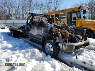 2017 Ford F-550 XL with VIN 1FDUF5GT9HDA05419, listed as a Copart auction lot 45329675 with Not Provided miles and Salvage Title. Bid and sale history available at carsss.com. Image 4.