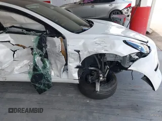 2023 Tesla Model 3 z VIN 5YJ3E1EAXPF606178, wystawiony jako IAAI lot #42543528 z przebiegiem 26 638 mil mil oraz . Historia ofert i sprzedaży dostępna na DreamBid. Obrazek 19.