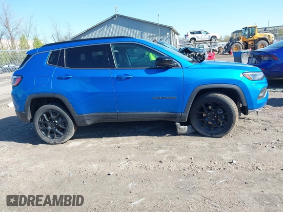 2022 Jeep Compass Latitude Lux with VIN 3C4NJDFBXNT129487, listed as a IAAI auction lot 42127106 with 18,360 mi miles and . Bid and sale history available at DreamBid. Image 13.