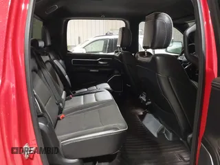 2021 Ram 1500 Laramie z VIN 1C6SRFJT2MN729787, wystawiony jako IAAI lot #42264245 z przebiegiem 81 625 mil mil oraz . Historia ofert i sprzedaży dostępna na DreamBid. Obrazek 8.