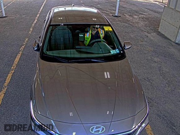 2024 Hyundai Elantra SEL z VIN KMHLM4DG8RU636246, wystawiony jako IAAI lot #42808858 z przebiegiem 37 872 mil mil oraz . Historia ofert i sprzedaży dostępna na DreamBid. Obrazek 21.