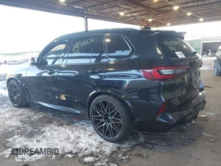 2022 BMW X5 M z VIN 5YMJU0C06N9L14251, wystawiony jako IAAI lot #40388936 z przebiegiem 59 561 mil mil oraz . Historia ofert i sprzedaży dostępna na DreamBid. Obrazek 3.