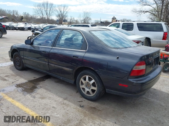 1995 Honda Accord LX with VIN JHMCD5631SC011203, listed as a IAAI auction lot 41891231 with 198,682 mi miles and . Bid and sale history available at carsss.com. Image 3.