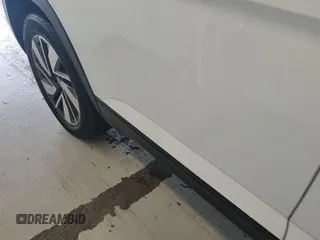 2024 Volkswagen Atlas SE z VIN 1V2HR2CAXRC555931, wystawiony jako IAAI lot #42791731 z przebiegiem 26 459 mil mil oraz . Historia ofert i sprzedaży dostępna na DreamBid. Obrazek 1.