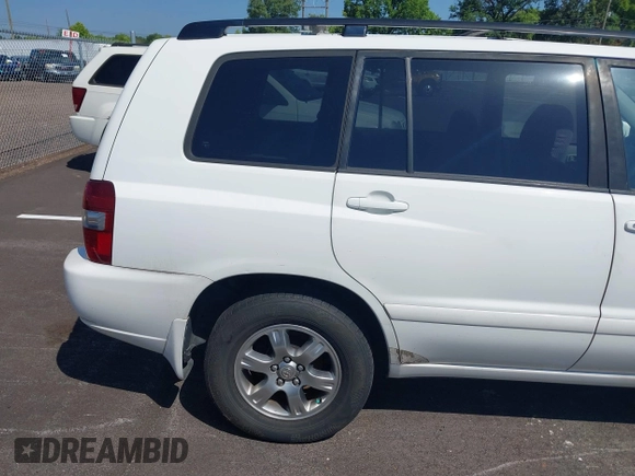 2006 Toyota Highlander with VIN JTEGD21A860141215, listed as a IAAI auction lot 42571223 with Not provided miles and . Bid and sale history available at DreamBid. Image 4.