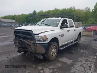 2015 Ram 2500 Tradesman z VIN 3C6UR5CJXFG500994, wystawiony jako IAAI lot #42269164 z przebiegiem 154 666 mil mil oraz . Historia ofert i sprzedaży dostępna na DreamBid. Obrazek 2.