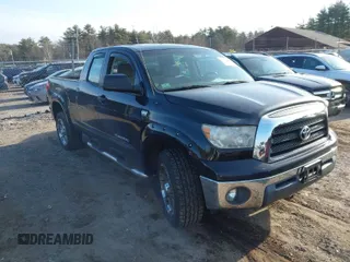 2008 Toyota Tundra 4WD Truck with VIN 5TBBT54128S464991, listed as a IAAI auction lot 41774900 with 86,545 mi miles. Bid and sale history available at carsss.com. Image 1.
