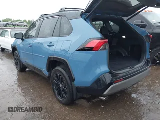 2022 Toyota RAV4 Hybrid XSE с VIN 4T3E6RFV0NU102509, выставлен на аукционе IAAI как лот 42171236 с пробегом 33 151 миль миль и . История ставок и продаж доступна на DreamBid. Изображение 3.