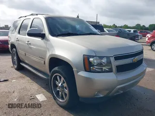 2013 Chevrolet Tahoe LT z VIN 1GNSCBE06DR169078, wystawiony jako IAAI lot #42487939 z przebiegiem 157 769 mil mil oraz . Historia ofert i sprzedaży dostępna na DreamBid. Obrazek 1.