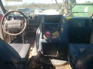 1994 GMC Van z VIN 1GTEG25H7RF533081, wystawiony jako Copart lot #47425205 z przebiegiem 223 929 mil mil oraz Szkody całkowita. Historia ofert i sprzedaży dostępna na DreamBid. Obrazek 8.