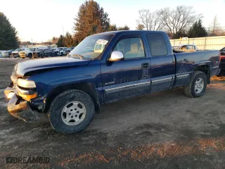 2002 Chevrolet Silverado 1500 LT with VIN 2GCEK19T621126101, listed as a Copart auction lot 88837745 with 233,776 mi miles and Salvage Title. Bid and sale history available at carsss.com. Image 1.
