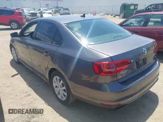 2015 Volkswagen Jetta SE with VIN 3VWD17AJ1FM237596, listed as a IAAI auction lot 42821848 with 172,633 mi miles and . Bid and sale history available at DreamBid. Image 3.