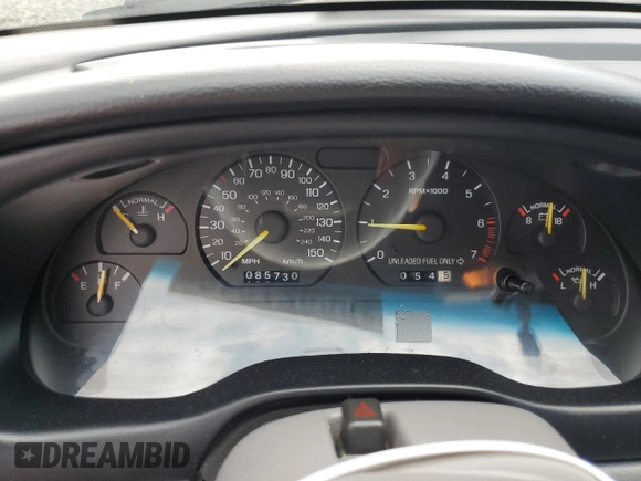 1995 Ford Mustang z VIN 1FALP45T7SF135985, wystawiony jako Copart lot #60027515 z przebiegiem 85 730 mil mil oraz Czysty tytuł • Clean title. Historia ofert i sprzedaży dostępna na DreamBid. Obrazek 9.