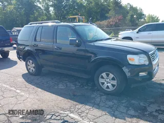 2010 Ford Explorer XLT с VIN 1FMEU7DE0AUA32316, выставлен на аукционе IAAI как лот 42767768 с пробегом 132 294 миль миль и . История ставок и продаж доступна на DreamBid. Изображение 1.