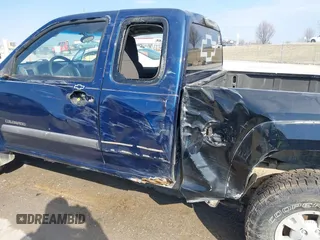 2004 Chevrolet Colorado LS Z71 with VIN 1GCDT196048188709, listed as a IAAI auction lot 41685930 with 153,673 mi miles. Bid and sale history available at carsss.com. Image 6.