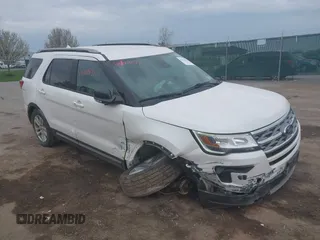 2018 Ford Explorer XLT z VIN 1FM5K8D87JGB60430, wystawiony jako IAAI lot #42112831 z przebiegiem 129 118 mil mil oraz . Historia ofert i sprzedaży dostępna na DreamBid. Obrazek 1.