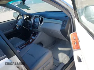 2007 Toyota Highlander w/3rd Row z VIN JTEDW21A270019125, wystawiony jako IAAI lot #41671395 z przebiegiem 138 440 mil mil oraz . Historia ofert i sprzedaży dostępna na DreamBid. Obrazek 5.