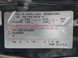 1995 Ford Probe z VIN 1ZVLT22B1S5104093, wystawiony jako IAAI lot #41744654 z przebiegiem 166 253 mil mil oraz . Historia ofert i sprzedaży dostępna na DreamBid. Obrazek 9.