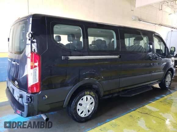 2020 Ford Transit Passenger XL with VIN 1FBAX2Y82LKA22651, listed as a Copart auction lot 52581575 with 33,895 mi miles and Clean title. Bid and sale history available at DreamBid. Image 3.
