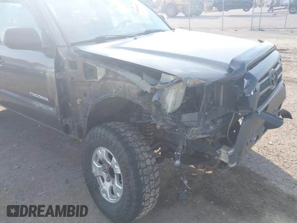 2014 Toyota Tacoma with VIN 3TMLU4EN3EM151545, listed as a IAAI auction lot 41821451 with 261,311 mi miles. Bid and sale history available at carsss.com. Image 6.