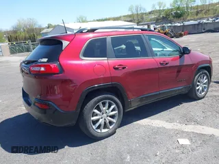 2018 Jeep Cherokee Latitude Tech Connect with VIN 1C4PJMCB9JD602518, listed as a IAAI auction lot 42146179 with 23,902 mi miles. Bid and sale history available at carsss.com. Image 4.