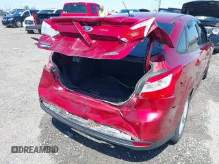 2014 Ford Focus SE with VIN 1FADP3F22EL171416, listed as a IAAI auction lot 41982150 with 130,782 mi miles. Bid and sale history available at carsss.com. Image 17.