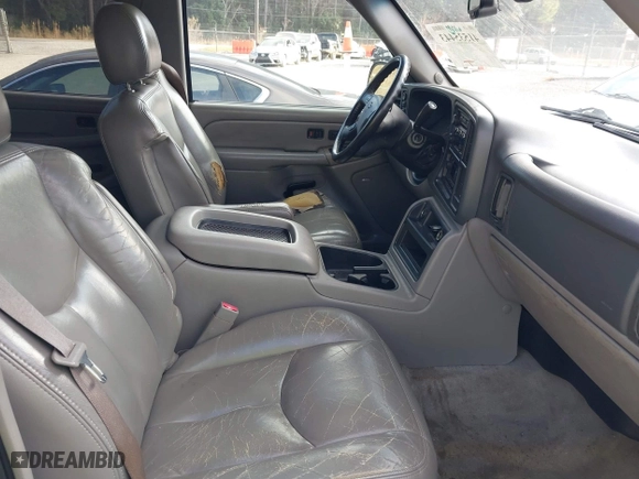 2005 Chevrolet Tahoe Z71 with VIN 1GNEK13T65R246136, listed as a IAAI auction lot 41535443 with 197,123 mi miles. Bid and sale history available at carsss.com. Image 5.