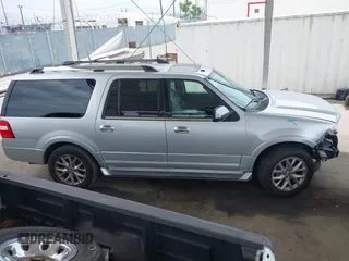 2017 Ford Expedition Max Limited z VIN 1FMJK1KT7HEA19683, wystawiony jako IAAI lot #42417196 z przebiegiem 132 525 mil mil oraz . Historia ofert i sprzedaży dostępna na DreamBid. Obrazek 14.