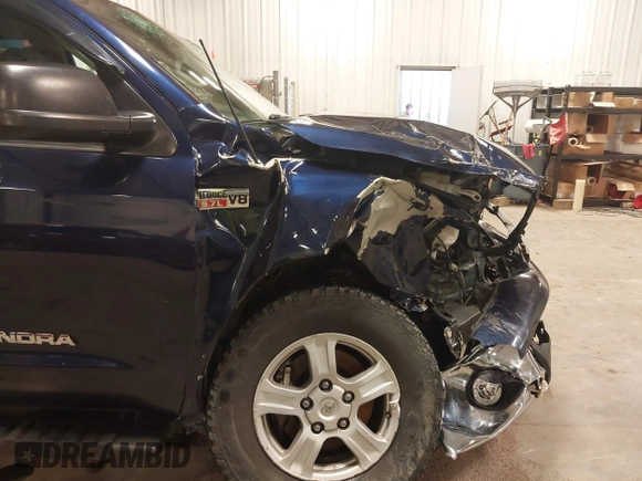 2010 Toyota Tundra z VIN 5TFUW5F10AX154651, wystawiony jako IAAI lot #42113722 z przebiegiem 225 372 mil mil oraz . Historia ofert i sprzedaży dostępna na DreamBid. Obrazek 20.