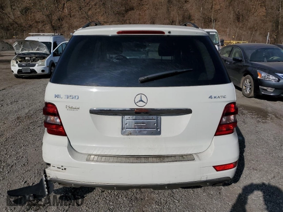 2010 Mercedes-Benz M 350 z VIN 4JGBB8GB7AA599768, wystawiony jako Copart lot #47862855 z przebiegiem 230 302 mil mil oraz Szkody całkowita. Historia ofert i sprzedaży dostępna na DreamBid. Obrazek 6.