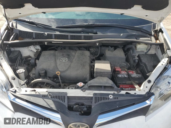 2018 Toyota Sienna LE Auto Access Seat with VIN 5TDKZ3DC9JS904383, listed as a Copart auction lot 43992165 with 106,596 mi miles and Salvage Title. Bid and sale history available at carsss.com. Image 12.