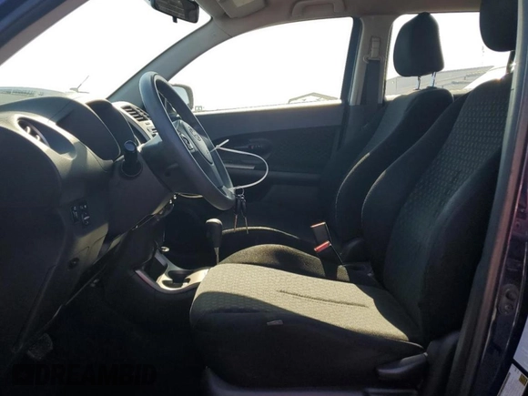 2014 Scion xD z VIN JTKKUPB41E1039762, wystawiony jako Copart lot #57066585 z przebiegiem 179 364 mil mil oraz Tytuł czysty. Historia ofert i sprzedaży dostępna na DreamBid. Obrazek 7.