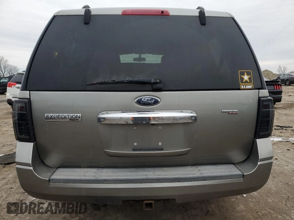 2008 Ford Expedition Limited z VIN 1FMFU20528LA86410, wystawiony jako Copart lot #43945485 z przebiegiem Nie podano mil oraz Szkody całkowita. Historia ofert i sprzedaży dostępna na DreamBid. Obrazek 6.