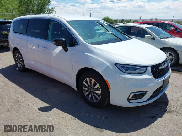2024 Chrysler Pacifica Hybrid Select with VIN 2C4RC1S74RR153420, listed as a IAAI auction lot 42368593 with 19,829 mi miles and . Bid and sale history available at DreamBid. Image 1.