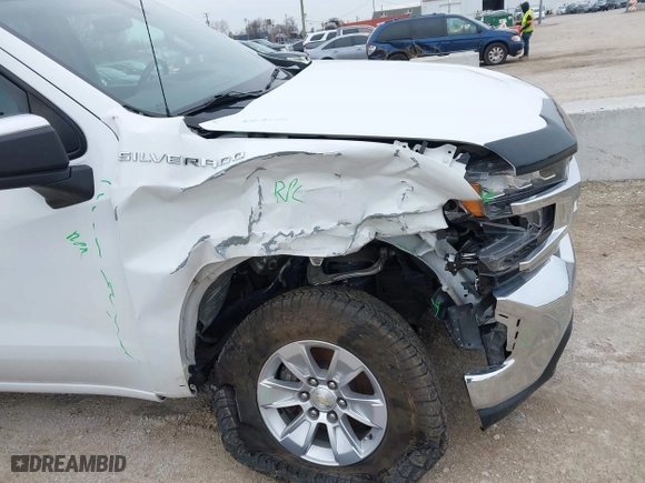 2019 Chevrolet Silverado 1500 LT with VIN 1GCRYDED3KZ216524, listed as a IAAI auction lot 41935467 with 58,686 mi miles. Bid and sale history available at carsss.com. Image 6.
