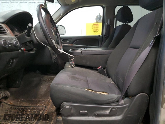 2010 GMC Yukon z VIN 1GKUKAE04AR117639, wystawiony jako Copart lot #82411664 z przebiegiem 313 266 mil mil oraz Szkoda całkowita • Salvage title. Historia ofert i sprzedaży dostępna na DreamBid. Obrazek 7.