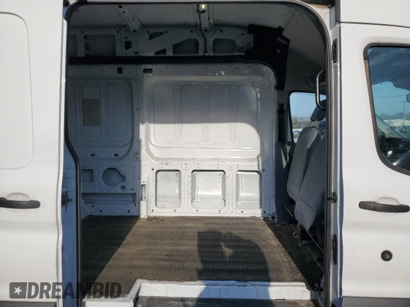 2016 Ford Transit с VIN 1FTYR2XG2GKB31081, выставлен на аукционе Copart как лот 42445505 с пробегом 96 409 миль миль и Списание • Salvage title. История ставок и продаж доступна на DreamBid. Изображение 11.