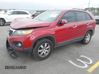 2011 Kia Sorento LX with VIN 5XYKT3A15BG025689, listed as a IAAI auction lot 41839645 with 135,733 mi miles. Bid and sale history available at carsss.com. Image 2.