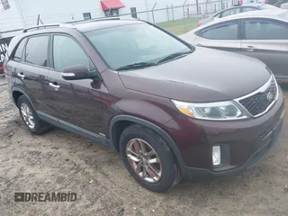 2015 Kia Sorento LX with VIN 5XYKTDA76FG565178, listed as a IAAI auction lot 42196426 with 160,933 mi miles. Bid and sale history available at carsss.com. Image 1.