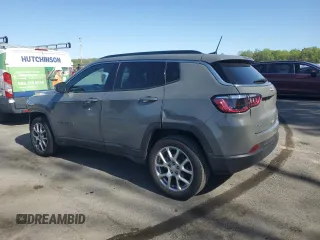 2023 Jeep Compass Latitude Lux с VIN 3C4NJDFN0PT570512, выставлен на аукционе Copart как лот 54932165 с пробегом 27 227 миль миль и Списание • Salvage title. История ставок и продаж доступна на DreamBid. Изображение 2.