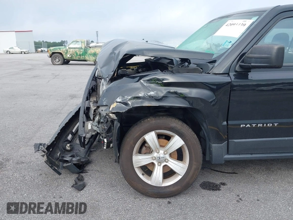 2014 Jeep Patriot Sport z VIN 1C4NJRBB0ED772116, wystawiony jako IAAI lot #42093430 z przebiegiem 98 001 mil mil oraz . Historia ofert i sprzedaży dostępna na DreamBid. Obrazek 13.